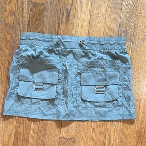 Fashion nova green skirt